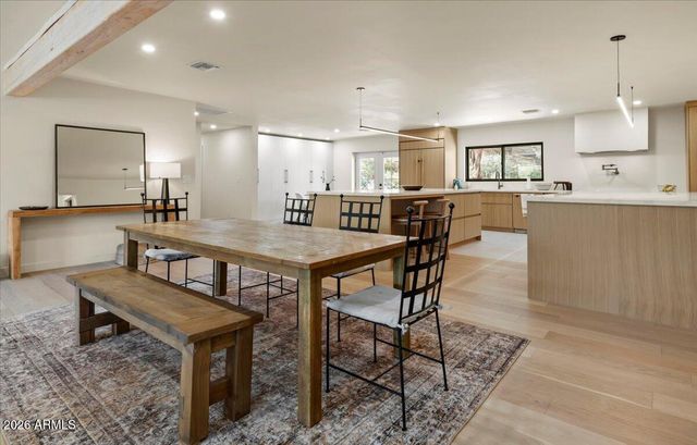 4035 E MCDONALD Drive, Phoenix, AZ 85018