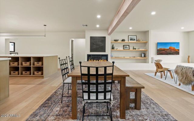 4035 E MCDONALD Drive, Phoenix, AZ 85018