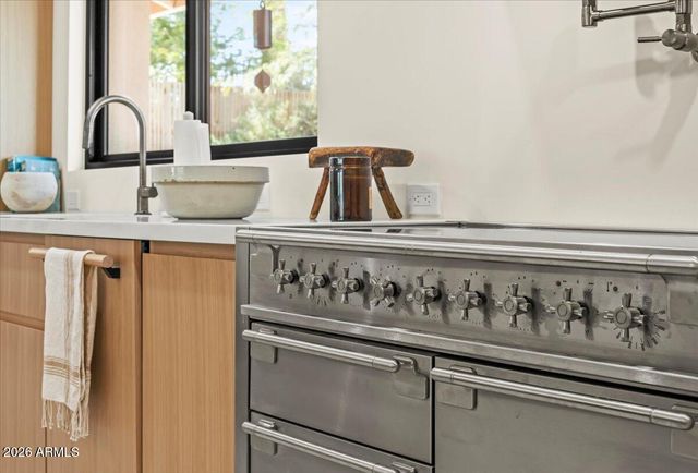 4035 E MCDONALD Drive, Phoenix, AZ 85018