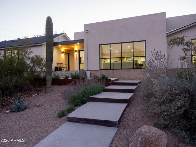 4035 E MCDONALD Drive, Phoenix, AZ 85018