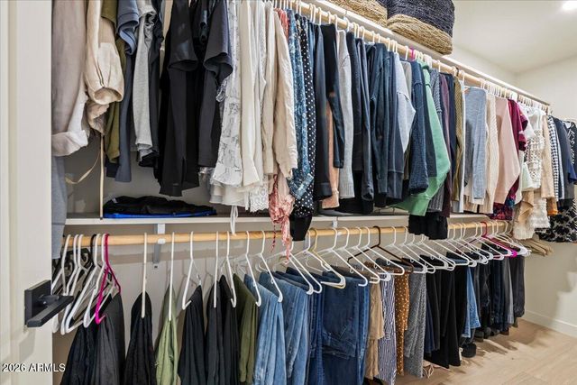 4035 E MCDONALD Drive, Phoenix, AZ 85018