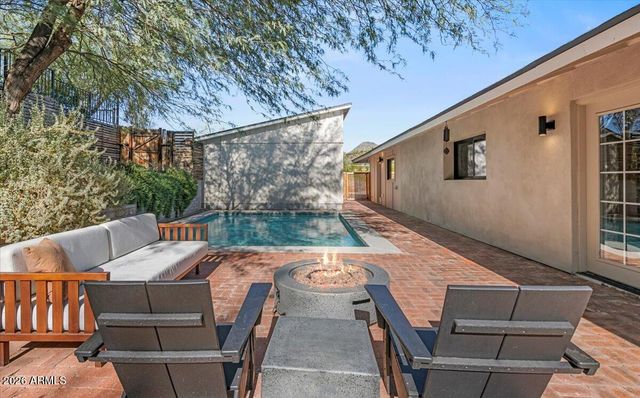 4035 E MCDONALD Drive, Phoenix, AZ 85018