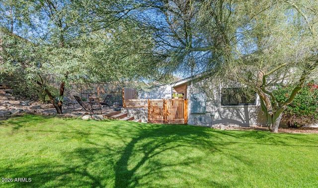 4035 E MCDONALD Drive, Phoenix, AZ 85018