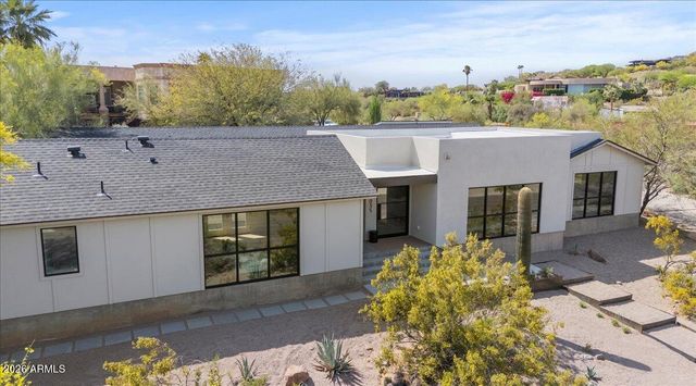 4035 E MCDONALD Drive, Phoenix, AZ 85018