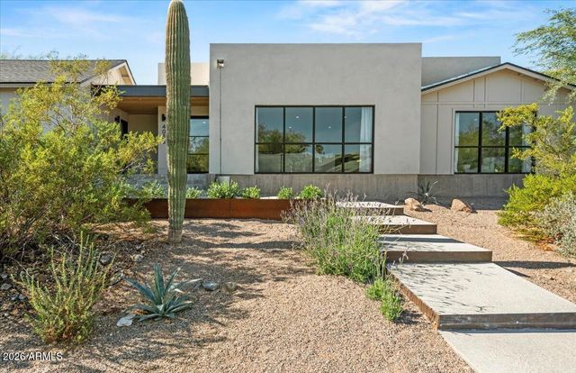 4035 E MCDONALD Drive, Phoenix, AZ 85018