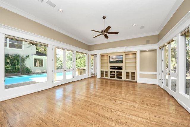 169 Grogans Point Road, The Woodlands, TX 77380