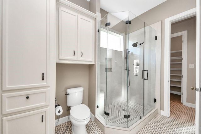 169 Grogans Point Road, The Woodlands, TX 77380