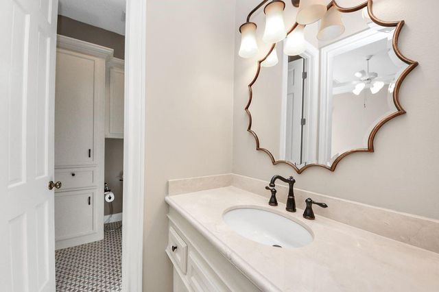 169 Grogans Point Road, The Woodlands, TX 77380