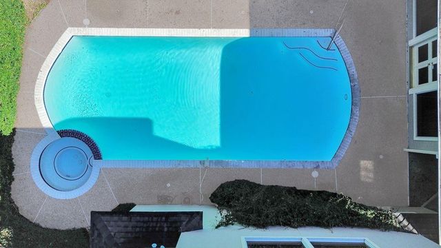 169 Grogans Point Road, The Woodlands, TX 77380