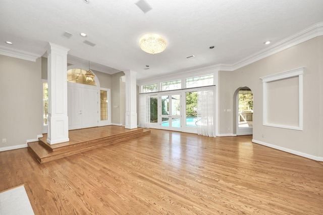 169 Grogans Point Road, The Woodlands, TX 77380