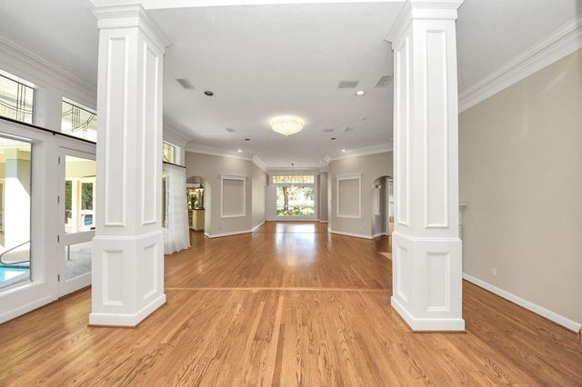 169 Grogans Point Road, The Woodlands, TX 77380