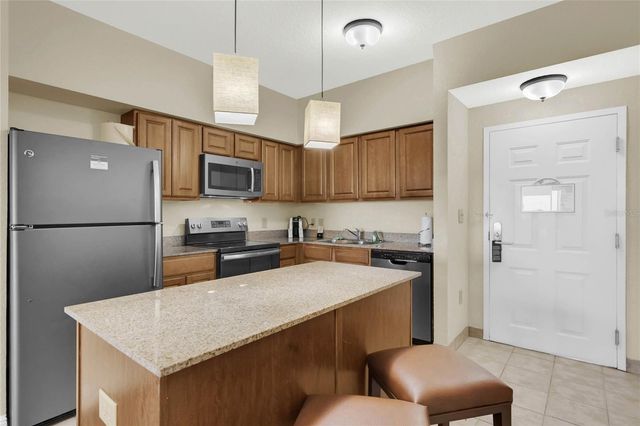 12544 FLORIDAYS RESORT DRIVE 207B, Orlando, FL 32821