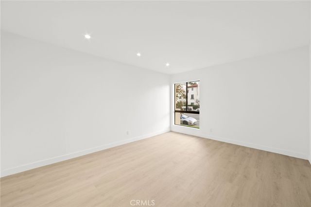 5009 Woodman Avenue 113, Sherman Oaks, CA 91423