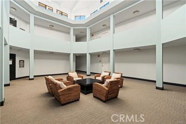 5009 Woodman Avenue 113, Sherman Oaks, CA 91423