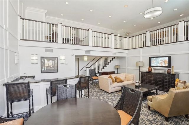 5009 Woodman Avenue 113, Sherman Oaks, CA 91423