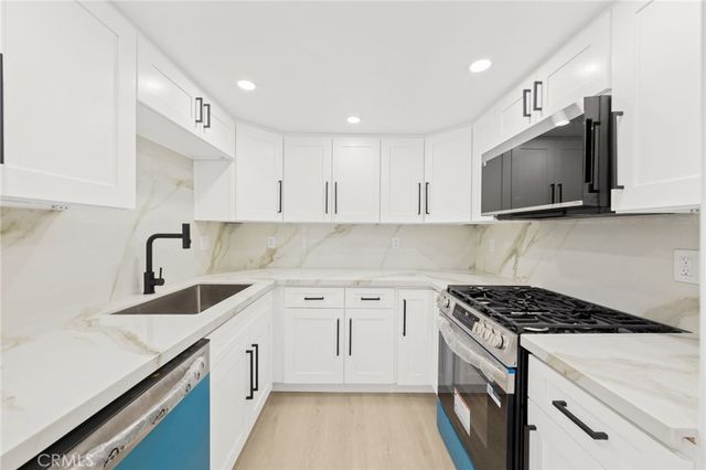 5009 Woodman Avenue 113, Sherman Oaks, CA 91423