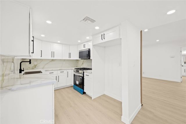 5009 Woodman Avenue 113, Sherman Oaks, CA 91423