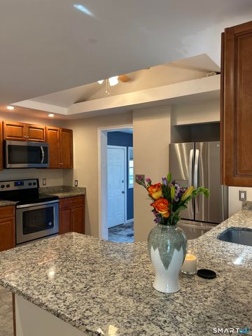 1 Hughes Circle, Ellington, CT 06029