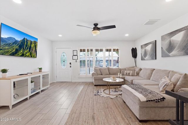 8330 E MONTE VISTA Road, Scottsdale, AZ 85257