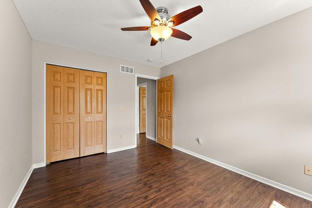 577 Woodduck Drive K, Woodbury, MN 55125