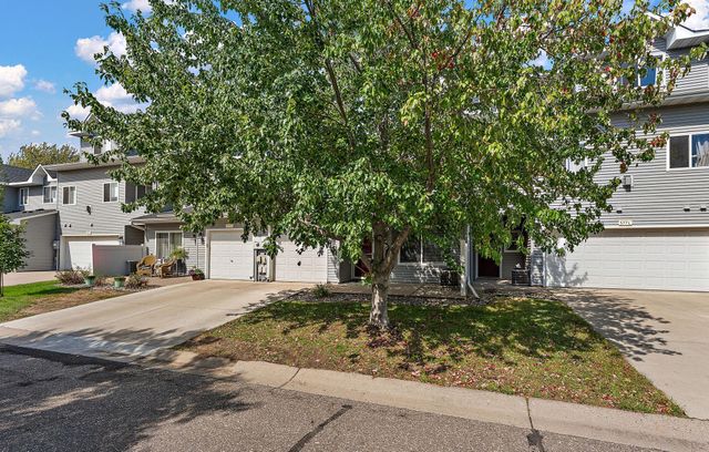 577 Woodduck Drive K, Woodbury, MN 55125
