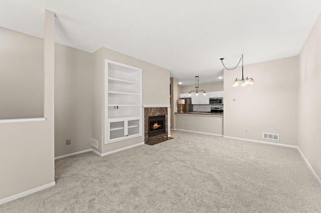 577 Woodduck Drive K, Woodbury, MN 55125