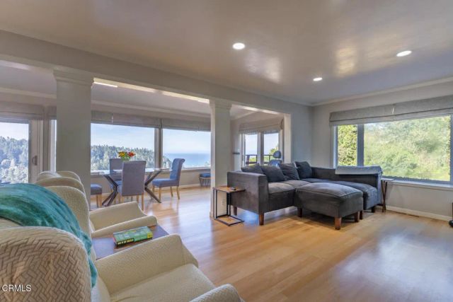 32751 Navarro Ridge Road, Albion, CA 95410