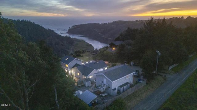 32751 Navarro Ridge Road, Albion, CA 95410