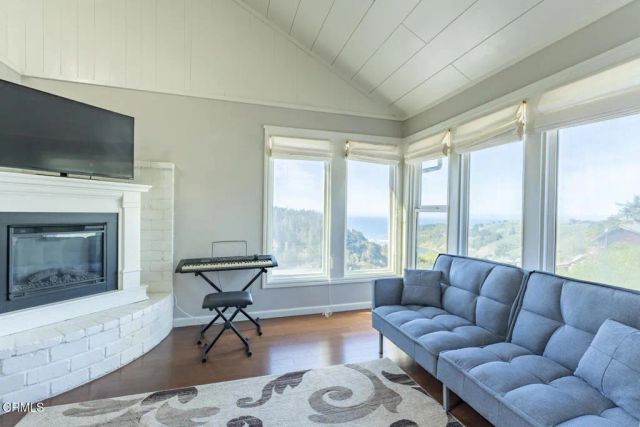 32751 Navarro Ridge Road, Albion, CA 95410