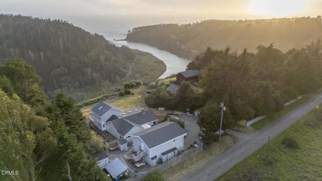 32751 Navarro Ridge Road, Albion, CA 95410