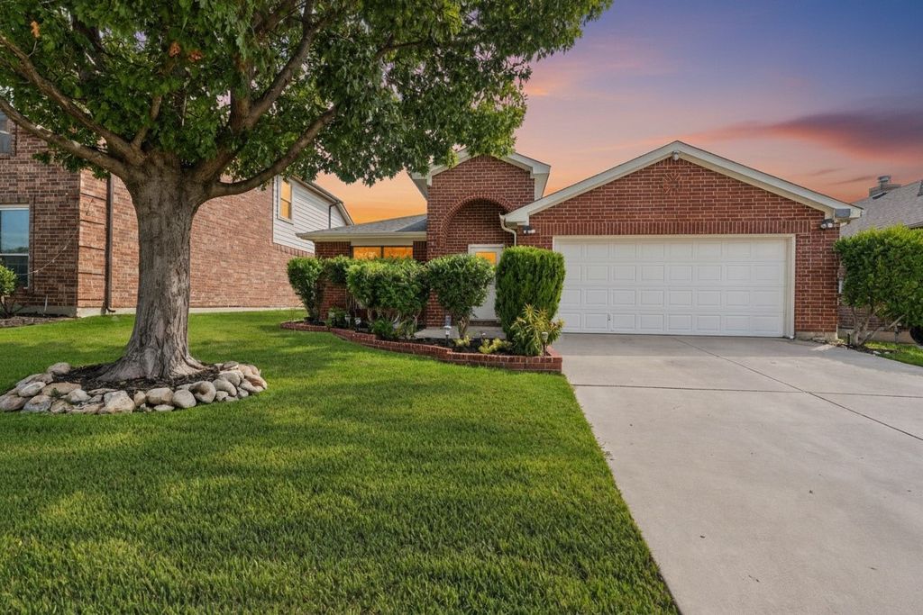 6632 Friendsway Drive, Fort Worth, TX 76137 — exterior