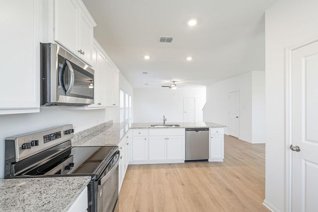 120 Paria CT, Jarrell, TX 76537