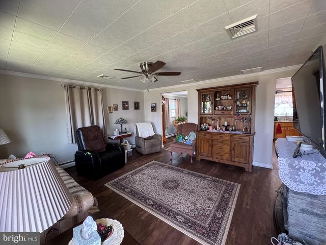 225 PARK AVE, Bristol, PA 19007