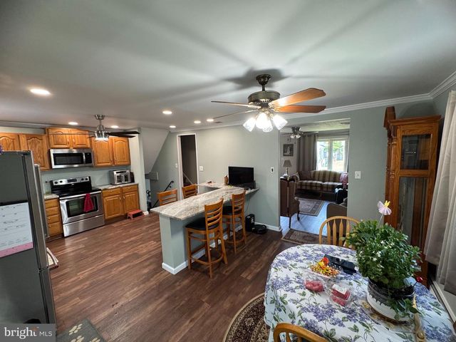 225 PARK AVE, Bristol, PA 19007
