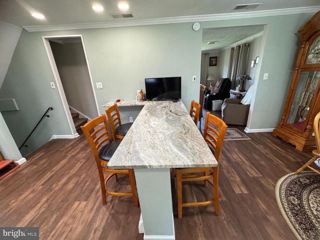225 PARK AVE, Bristol, PA 19007
