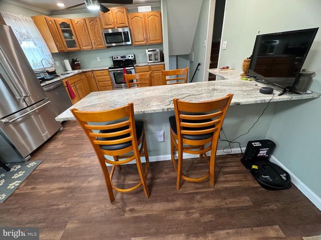 225 PARK AVE, Bristol, PA 19007