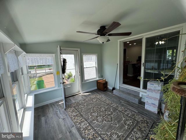 225 PARK AVE, Bristol, PA 19007