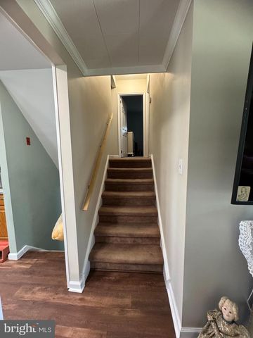 225 PARK AVE, Bristol, PA 19007
