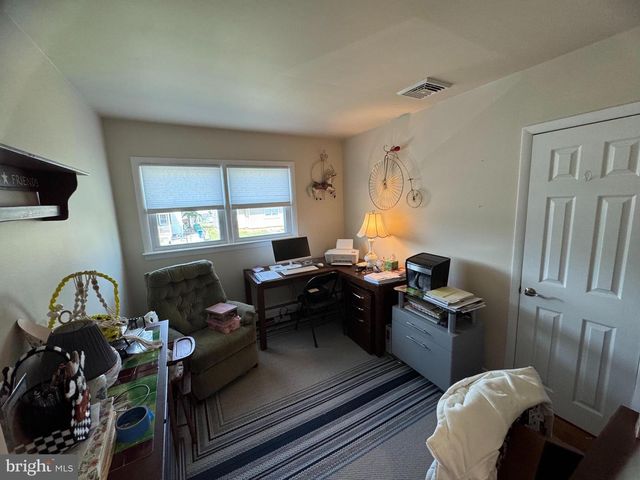 225 PARK AVE, Bristol, PA 19007
