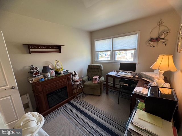 225 PARK AVE, Bristol, PA 19007