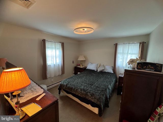 225 PARK AVE, Bristol, PA 19007
