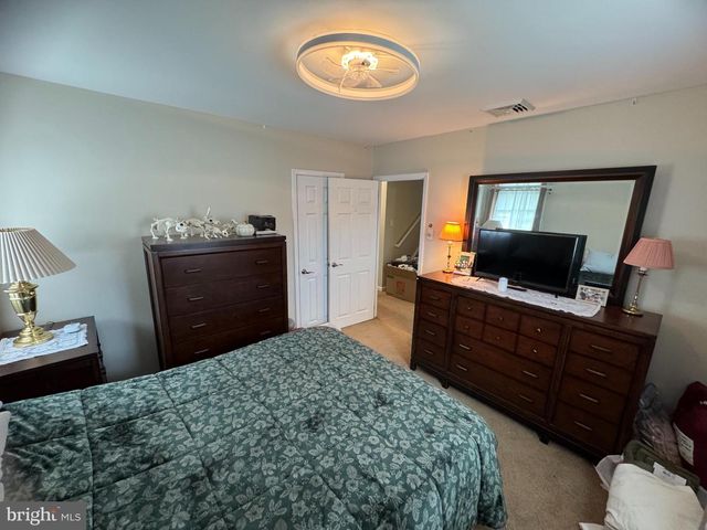225 PARK AVE, Bristol, PA 19007