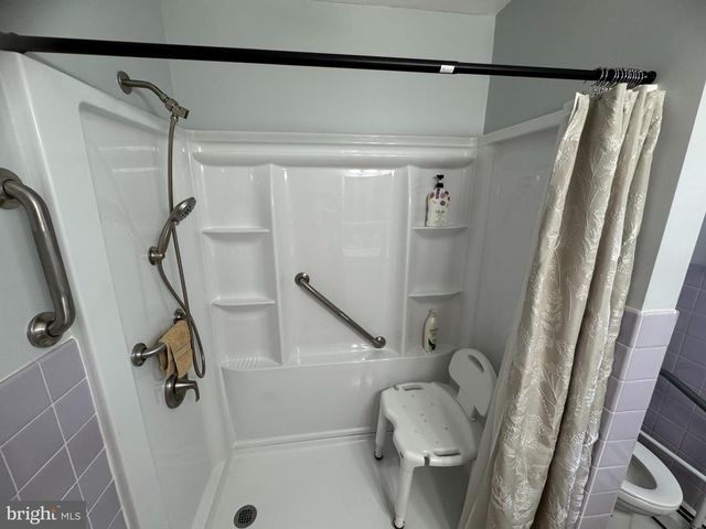225 PARK AVE, Bristol, PA 19007