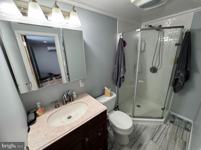 225 PARK AVE, Bristol, PA 19007