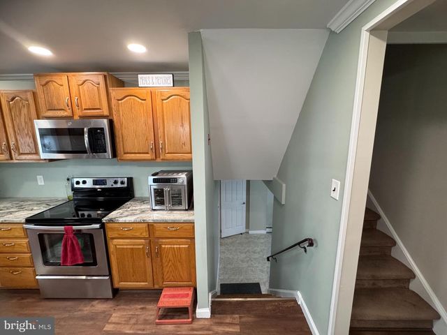 225 PARK AVE, Bristol, PA 19007