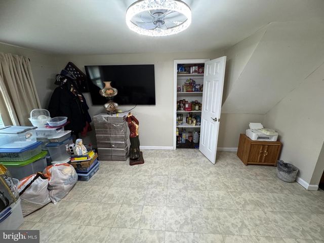 225 PARK AVE, Bristol, PA 19007
