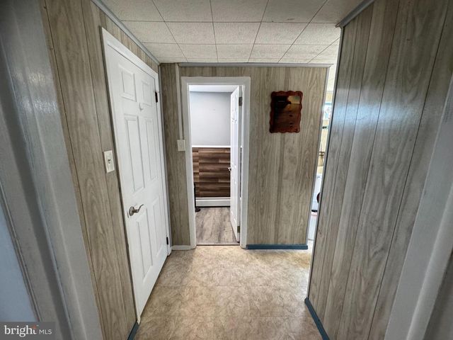 225 PARK AVE, Bristol, PA 19007