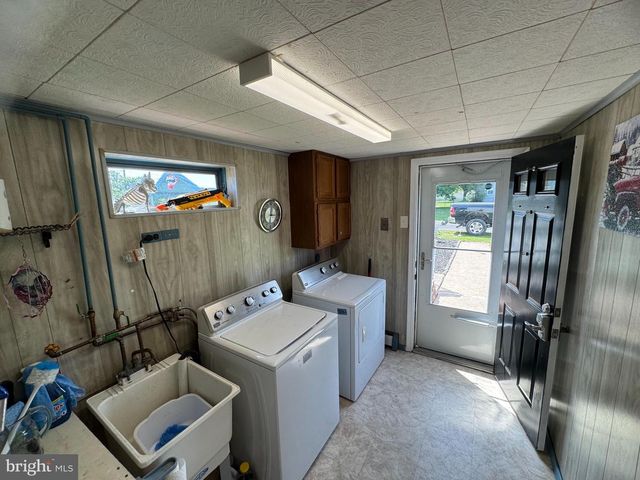 225 PARK AVE, Bristol, PA 19007