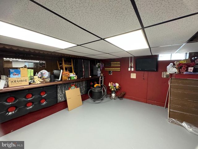 225 PARK AVE, Bristol, PA 19007