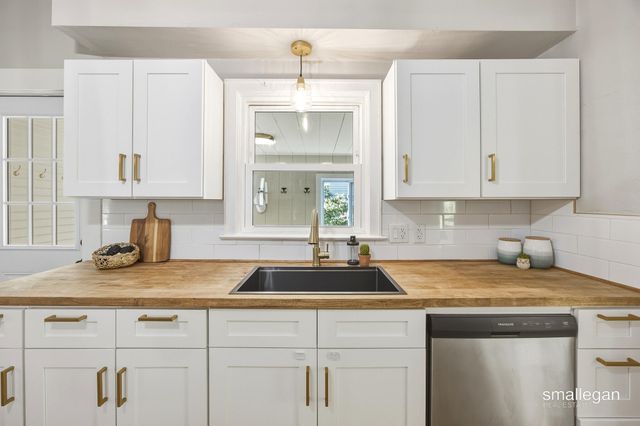 433 Leonard Street Ne, City Of Grand Rapids, MI 49503